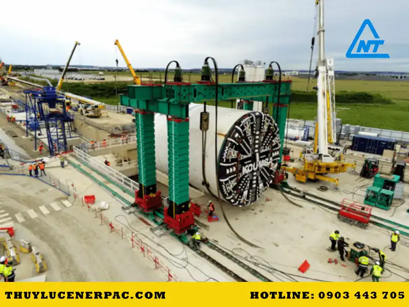 Máy Khoan Hầm (TBM) Kỳ Quan Kỹ Thuật Định Hình Hạ Tầng và Giải Pháp Thủy Lực Enerpac 4 may khoan ham tbm ky quan ky thuat dinh hinh ha tang va giai phap thuy luc enerpac 1740648688
